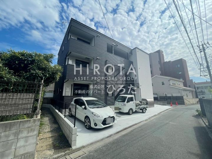 BRAVE BASE 三萩野の外観