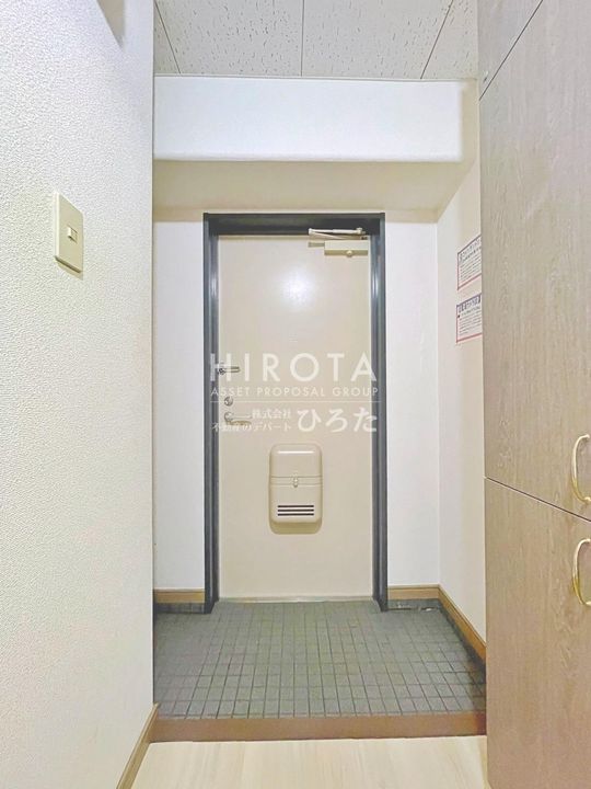 ロイヤルトレンディの玄関