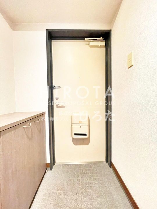 ロイヤルエレガンスの玄関