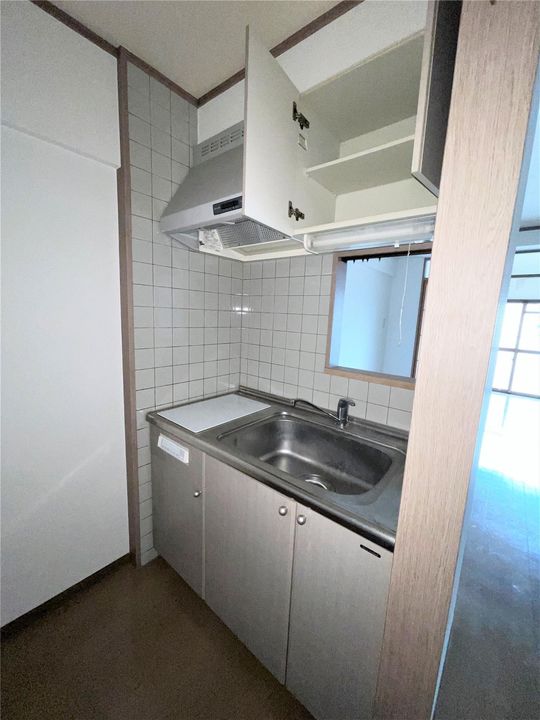 KN21白銀のキッチン