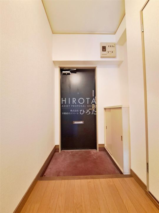 足立インターハイツの玄関