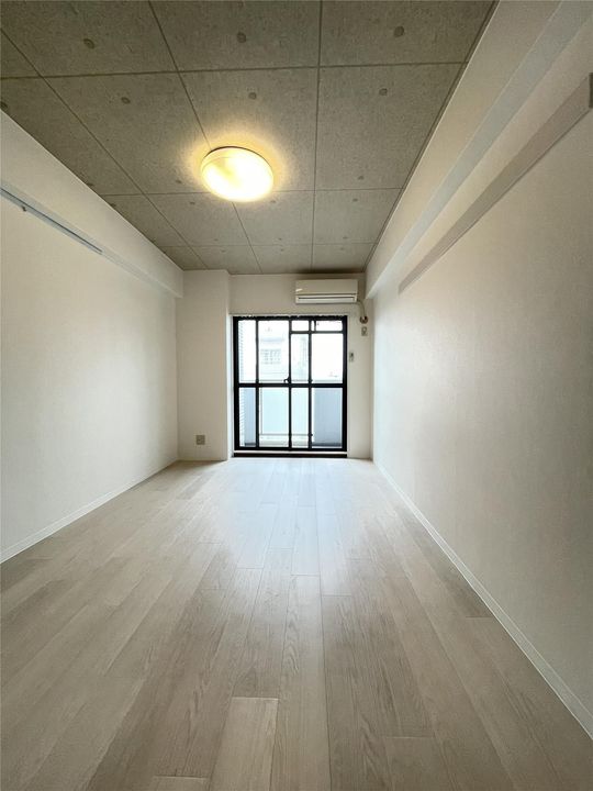 リファレンス片野の内装