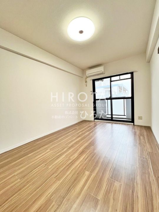 リファレンス片野の内装