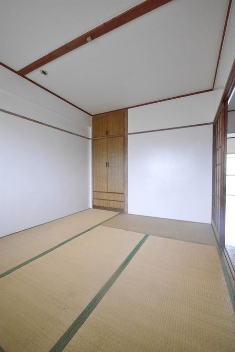 白銀マンションの内装