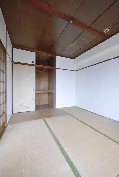 白銀マンションの内装