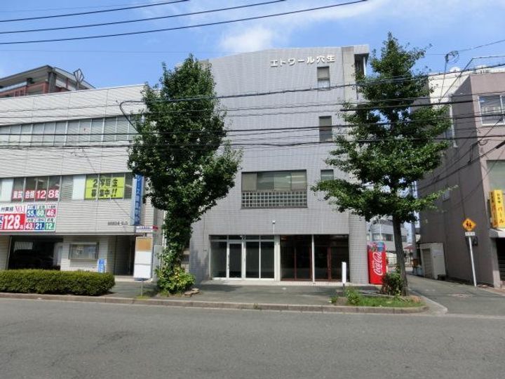 エトワール穴生の外観