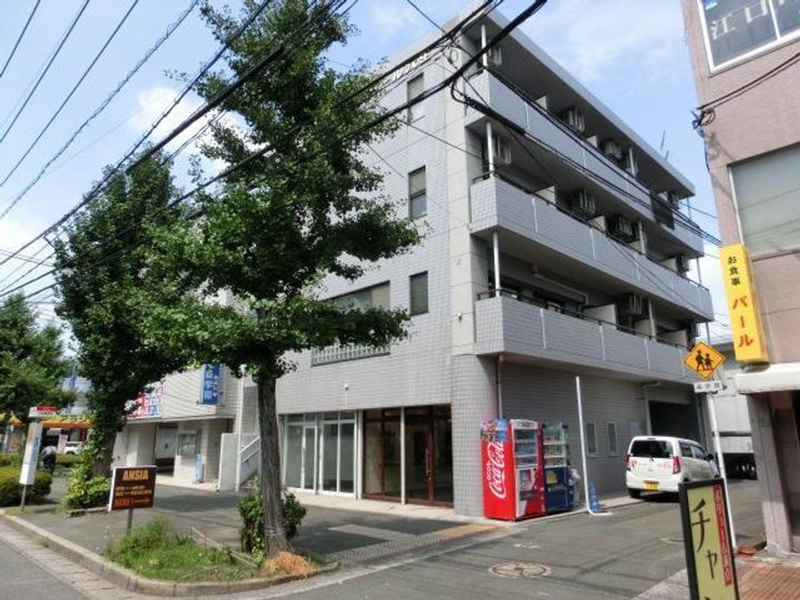 エトワール穴生の外観