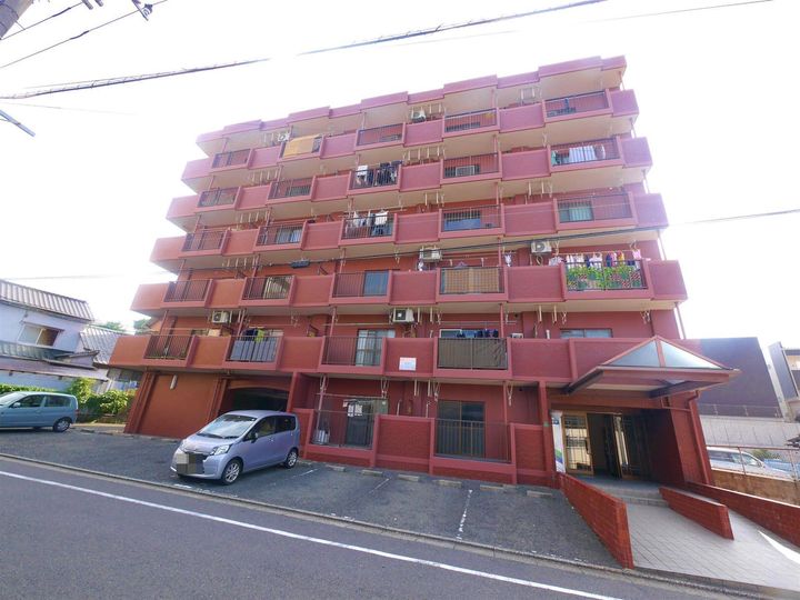 陣山スカイマンションの外観