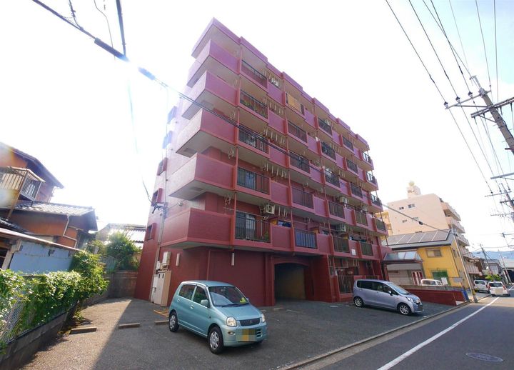 陣山スカイマンションの外観