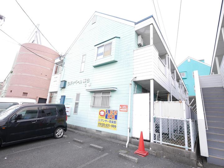 シティベール陣山C棟の外観