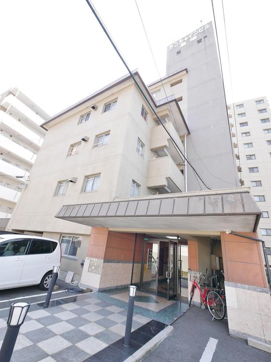 サンシャインビル黒崎の外観