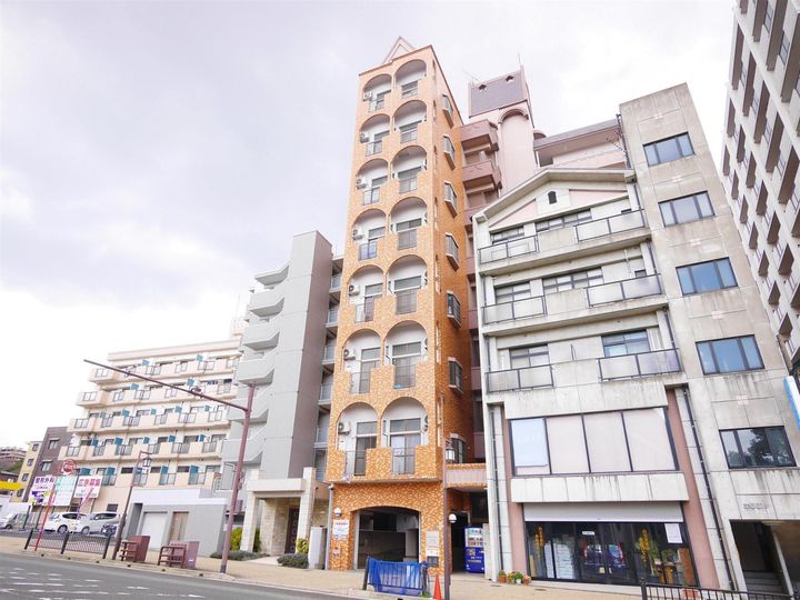 ロイヤルシャトー黒崎の外観