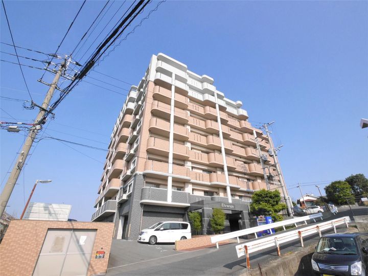 Etrangeの外観
