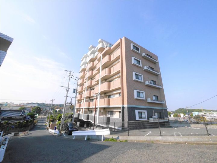 Etrangeの外観