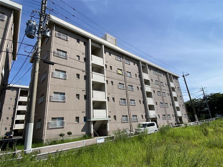 エメラルドマンション陣原B棟 202号室の外観