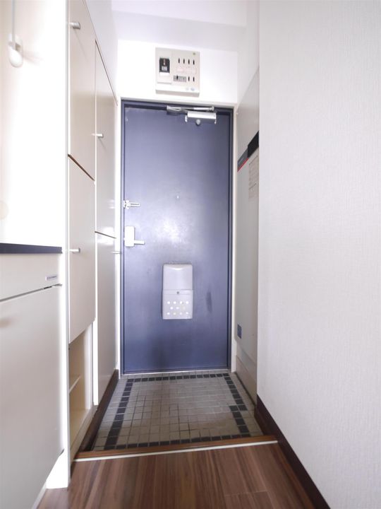 クレスト黒崎の玄関