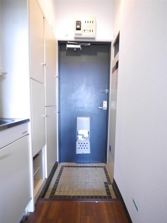 クレスト黒崎の玄関