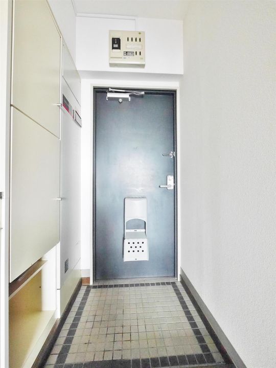クレスト黒崎の玄関