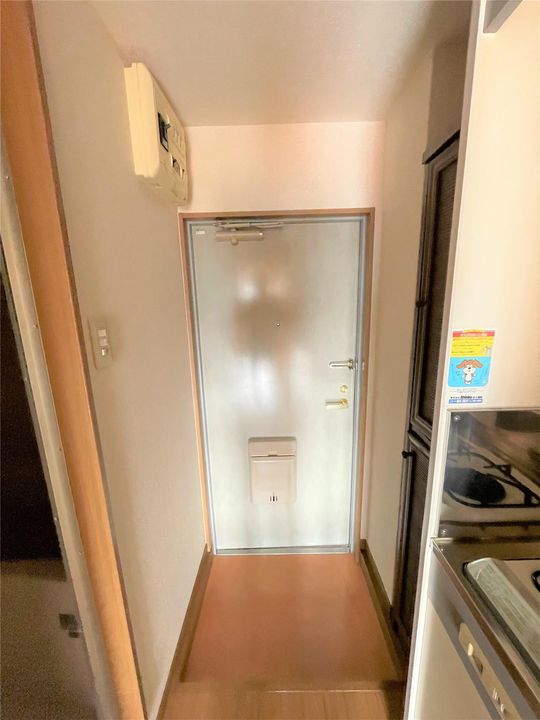 SUNハイツ岡田の玄関