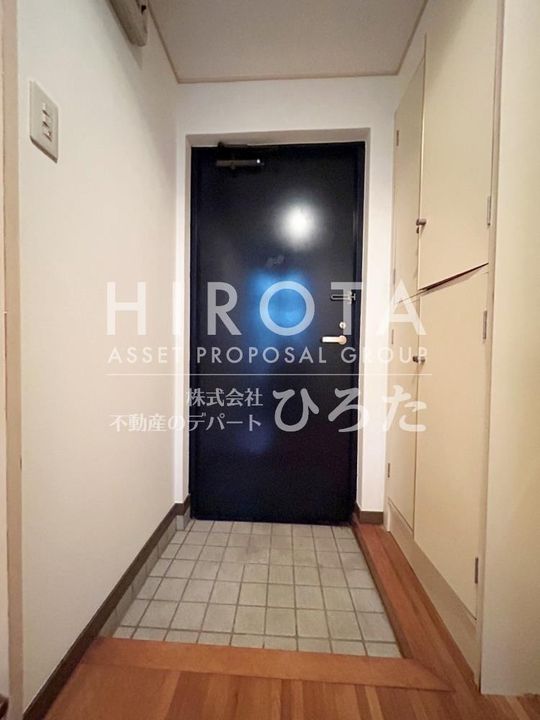 ロイヤルシャトー黒崎の玄関