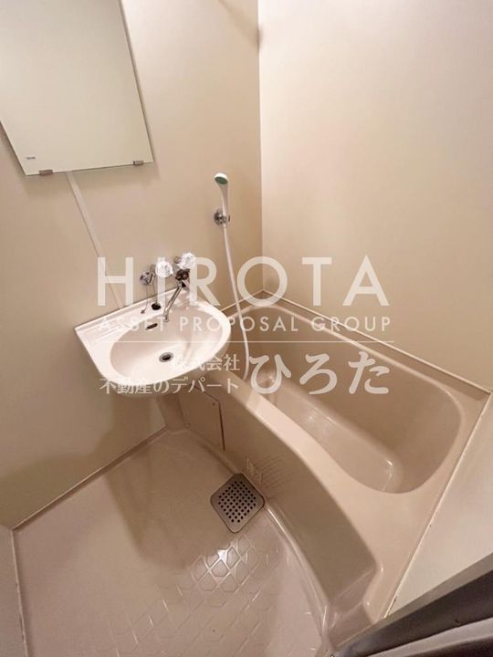 ロイヤルシャトー黒崎の風呂