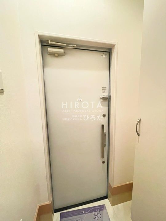 アドヴァンス青山の玄関