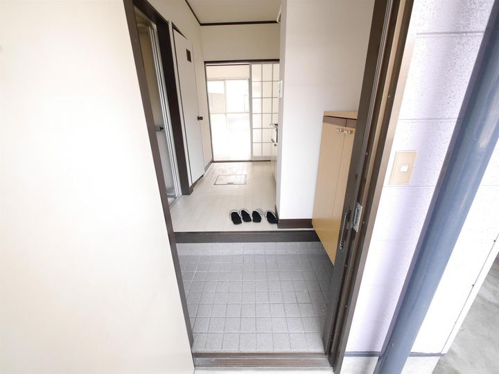 シャトレー南八千代の玄関