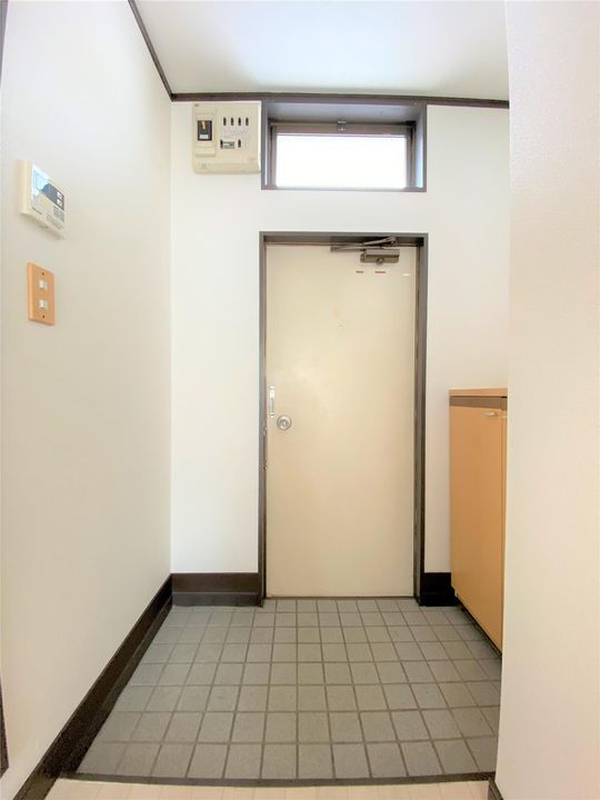 シャトレー南八千代の玄関