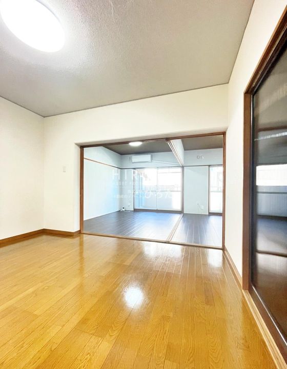 エメラルドマンション陣原B棟 202号室の内装