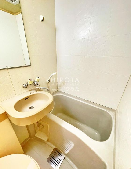 ラ・レジダンスド・サントゥール 208号室の風呂