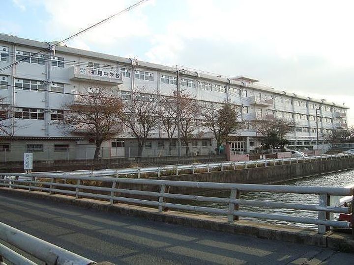 エメラルドマンション陣原B棟 202号室の周辺