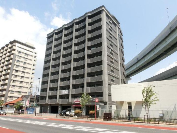 第13エルザビルの外観