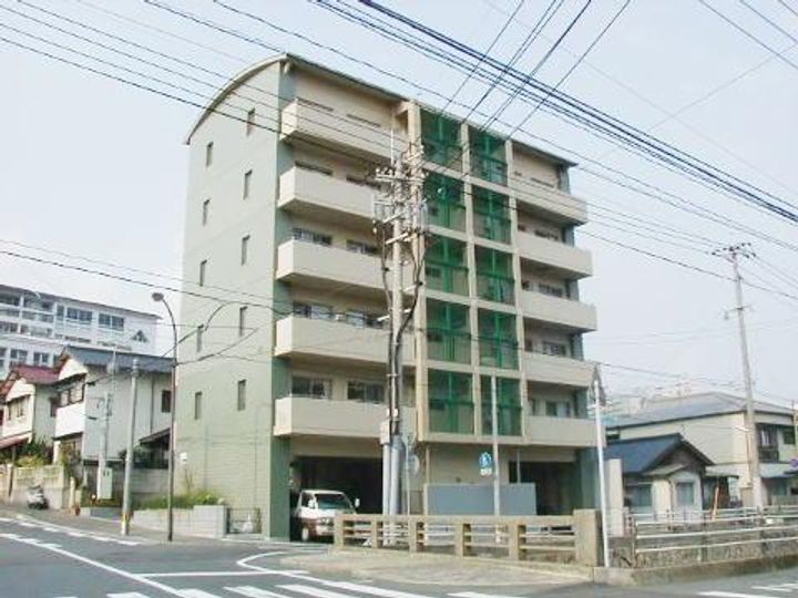 アルゴヴィラージュ高峰の外観