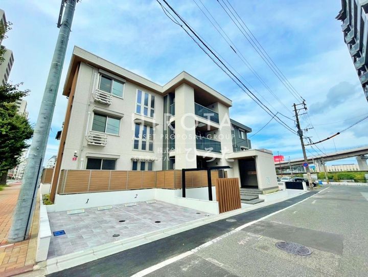 D-ROOM八幡駅前の外観