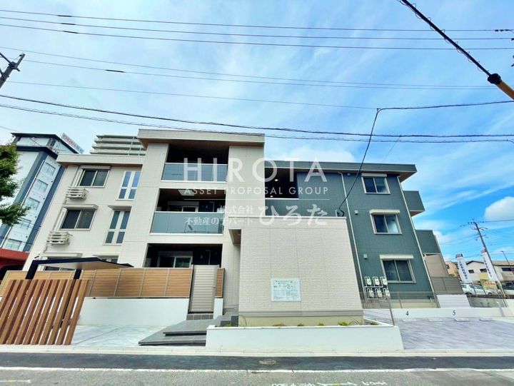 D-ROOM八幡駅前の外観