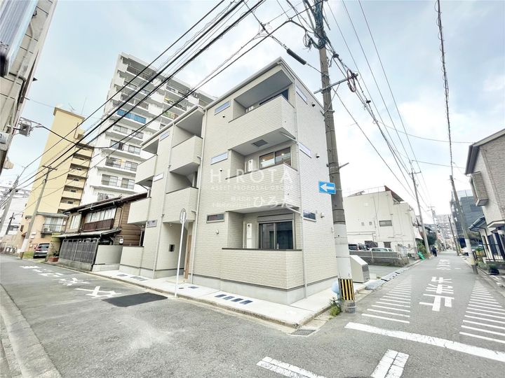 ダイヤモンドライフ戸畑駅前の外観