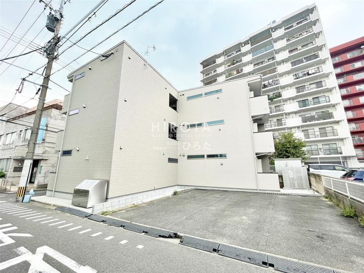ダイヤモンドライフ戸畑駅前の外観