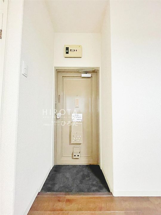 シャトレ祇園原の玄関