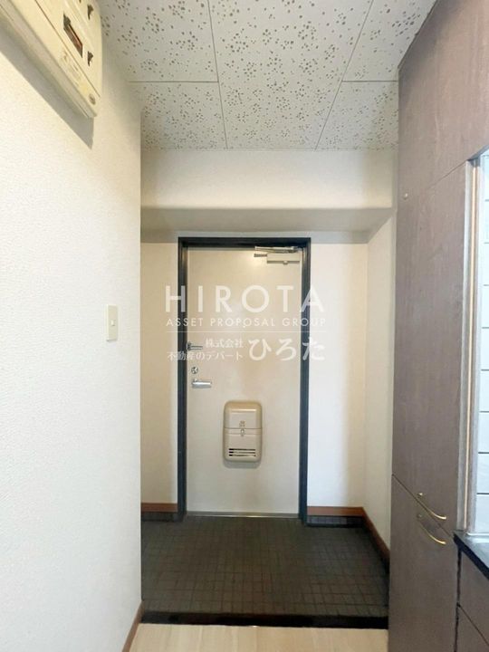 ロイヤルアミューズの玄関