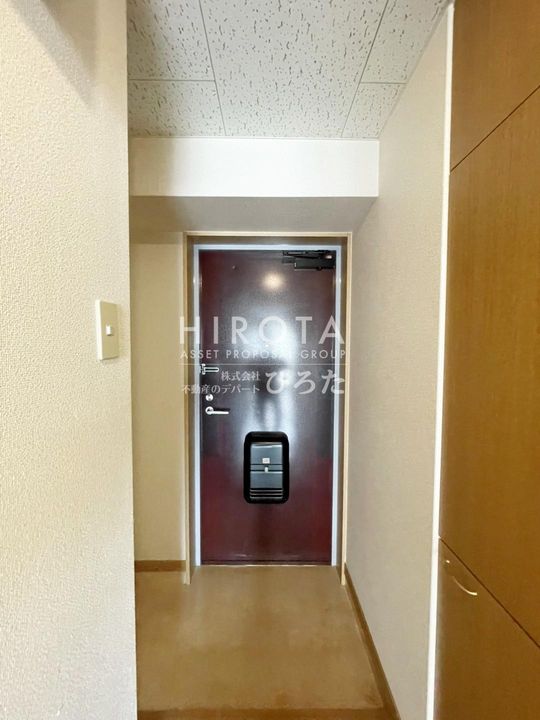 フェニックス壱番館の玄関