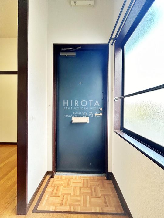 レグルス中央の玄関