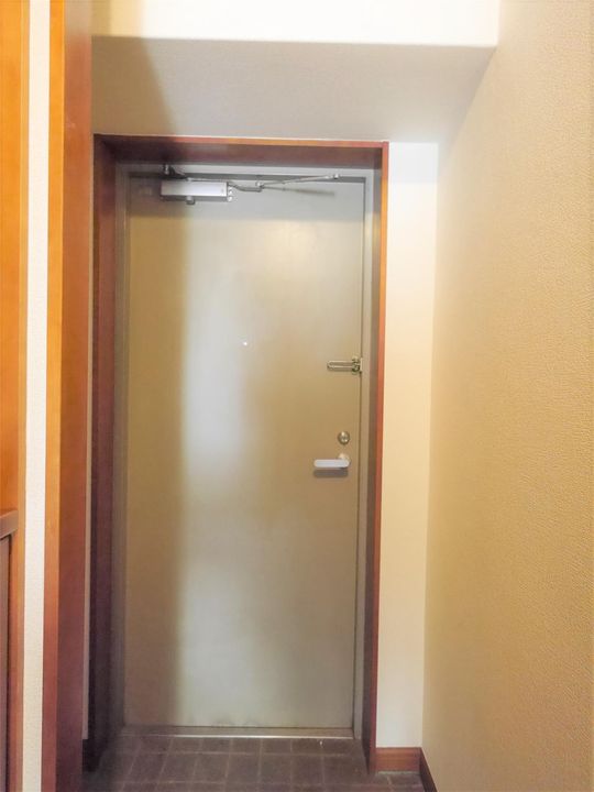 第13エルザビルの玄関