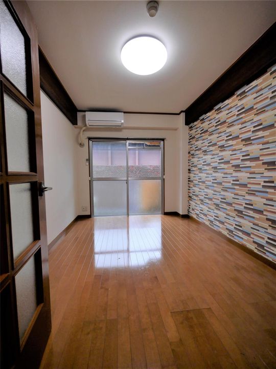 工大前アベニューの内装