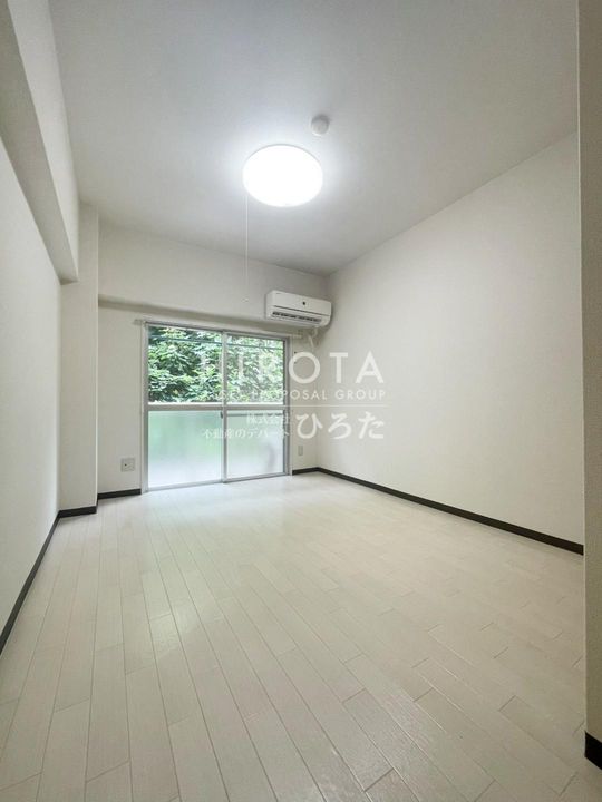 メゾンマキシムの内装