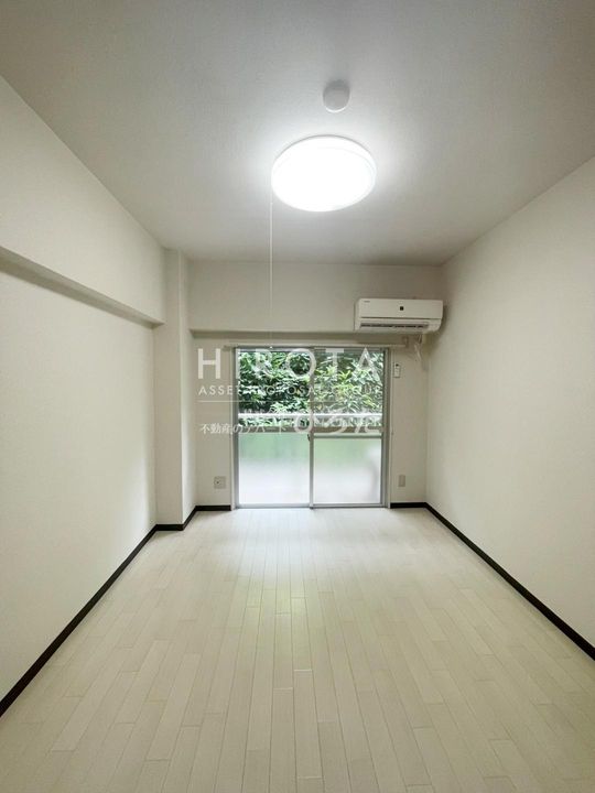 メゾンマキシムの内装