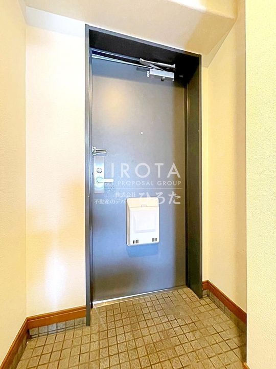 ロイヤルプレサージュの玄関