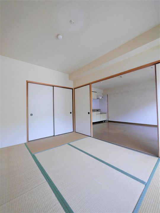 シャルダン中尾の内装