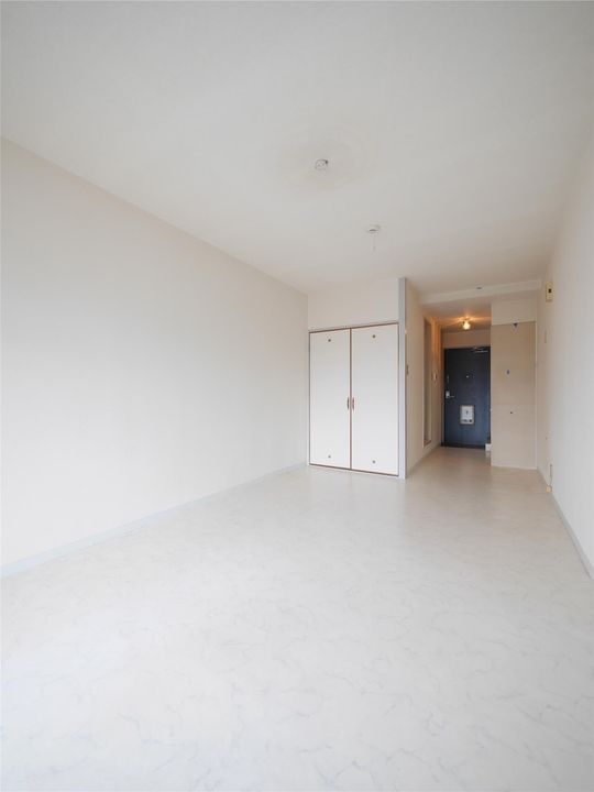 PLEAST枝光の内装