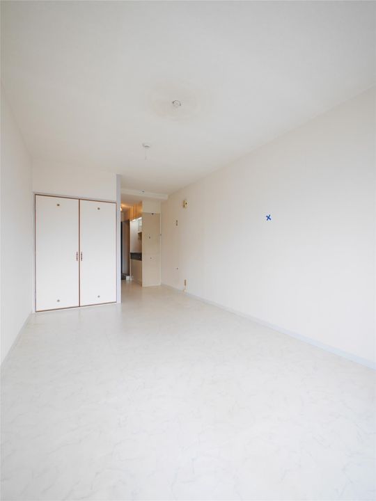 PLEAST枝光の内装