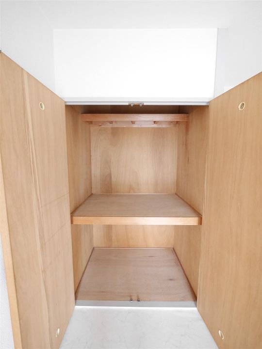 PLEAST枝光の内装